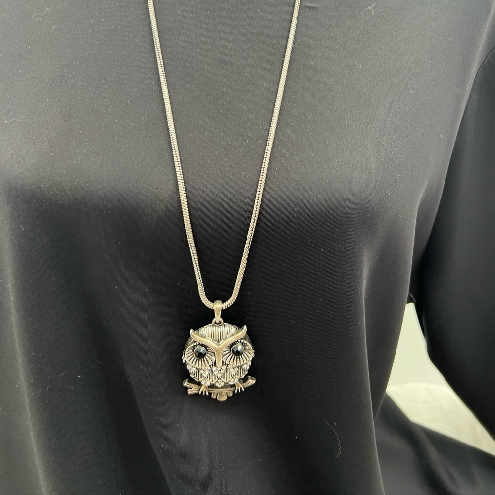 Owl necklace with rhinestones